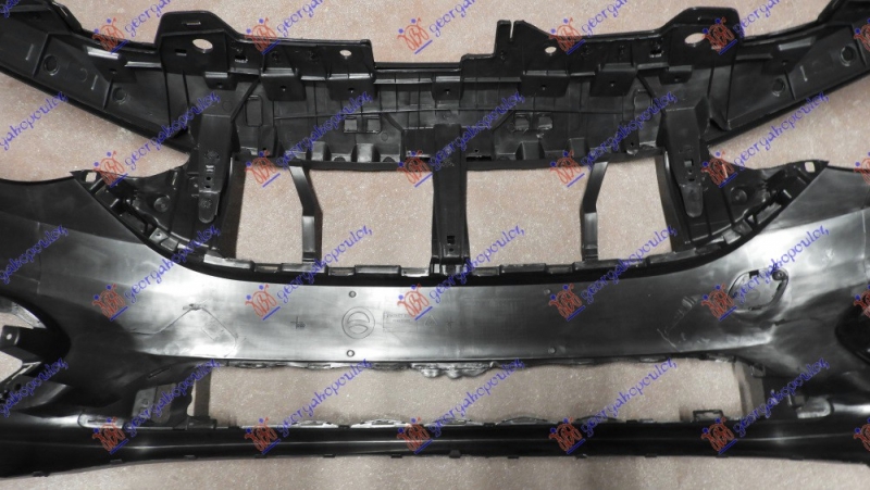 PREDNJI BRANIK PM SEDAN