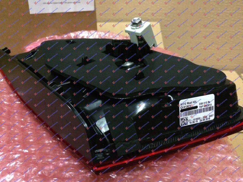 STOP LAMPA UNUTRASNJA CELA LED (CRNO KUCISTE) (ULO)